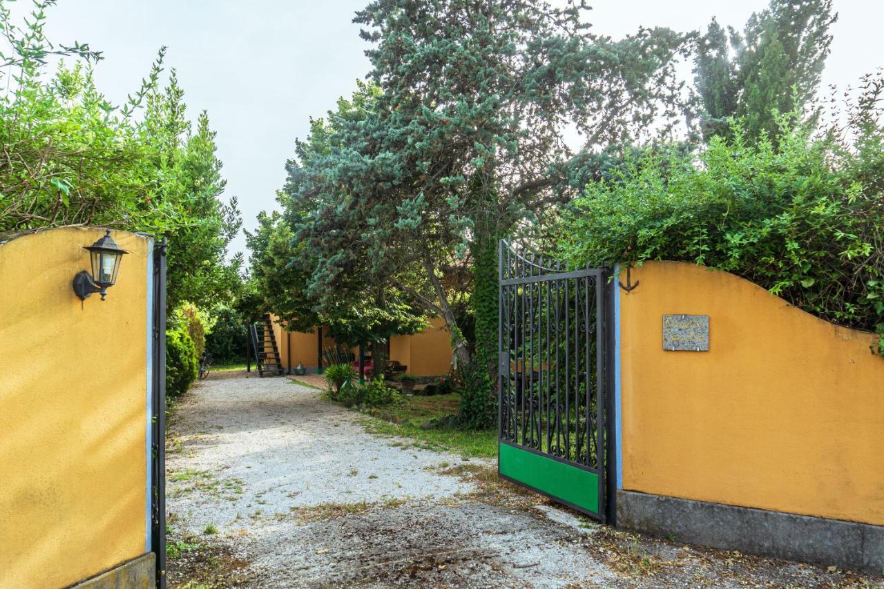 Campoleone Country House Tra Lago E Mare A Sud Di Roma 빌라 외부 사진